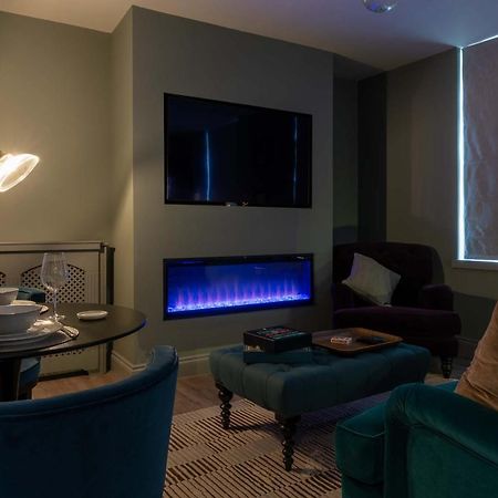 Beautiful Modern 1 Bedroom Apartment, City Centre Bath Extérieur photo