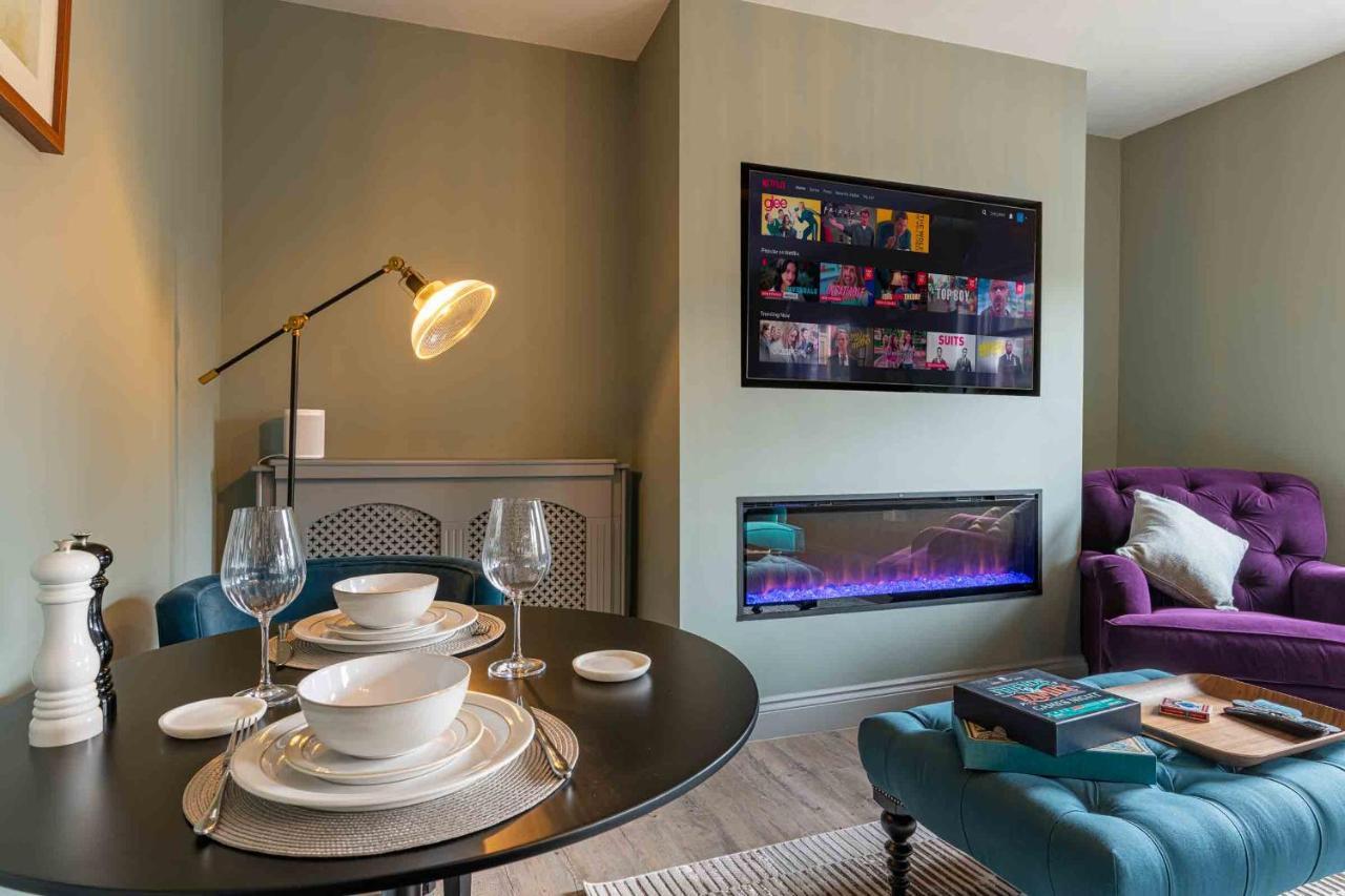 Beautiful Modern 1 Bedroom Apartment, City Centre Bath Extérieur photo