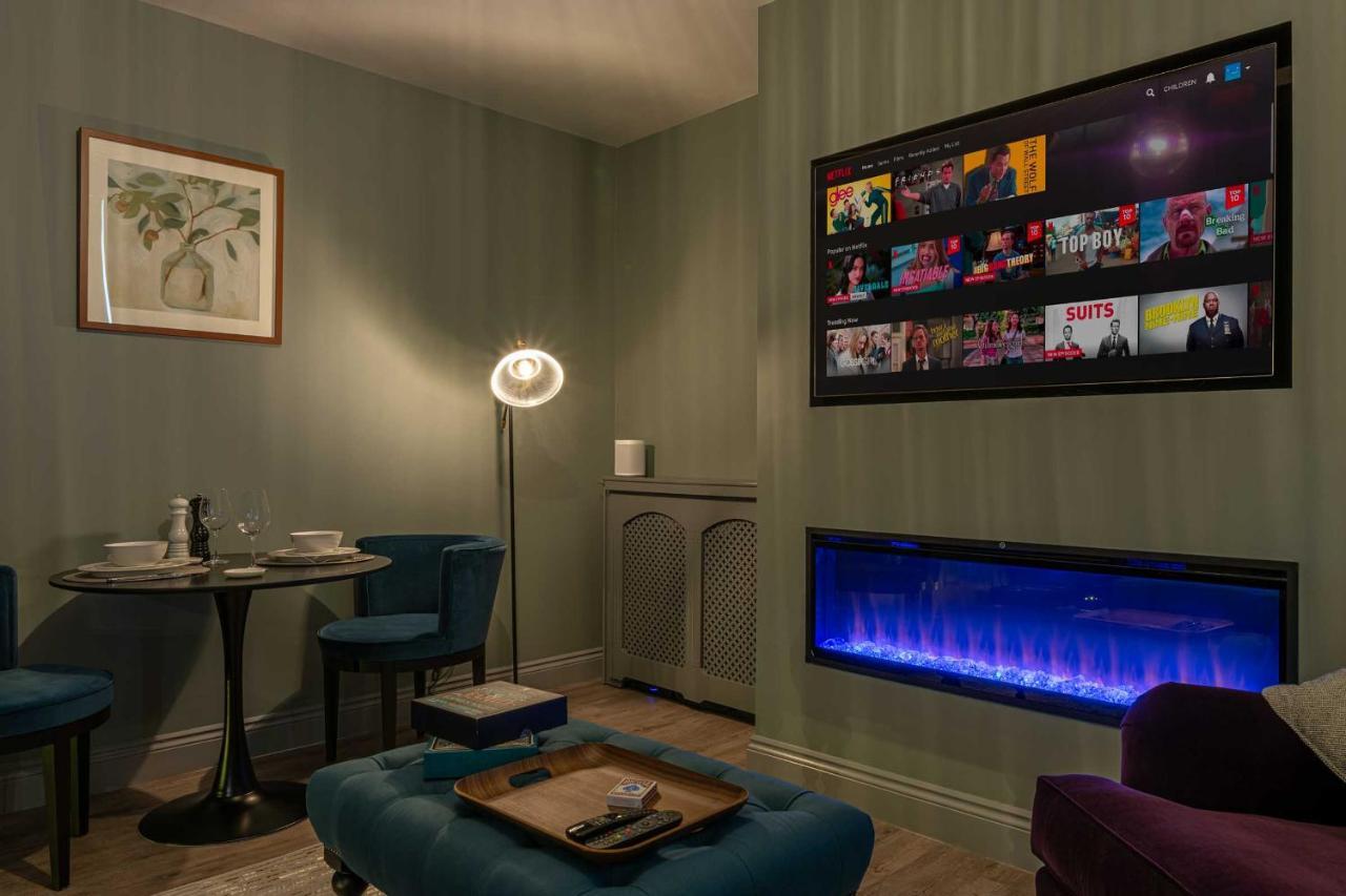 Beautiful Modern 1 Bedroom Apartment, City Centre Bath Extérieur photo