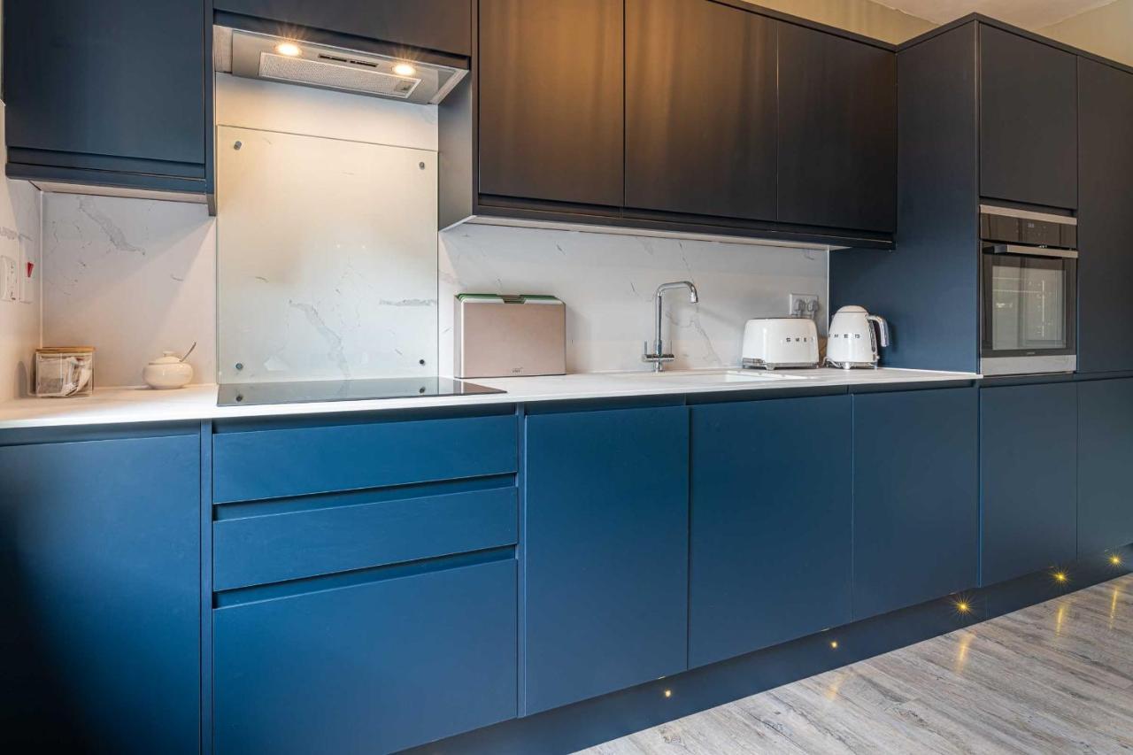 Beautiful Modern 1 Bedroom Apartment, City Centre Bath Extérieur photo