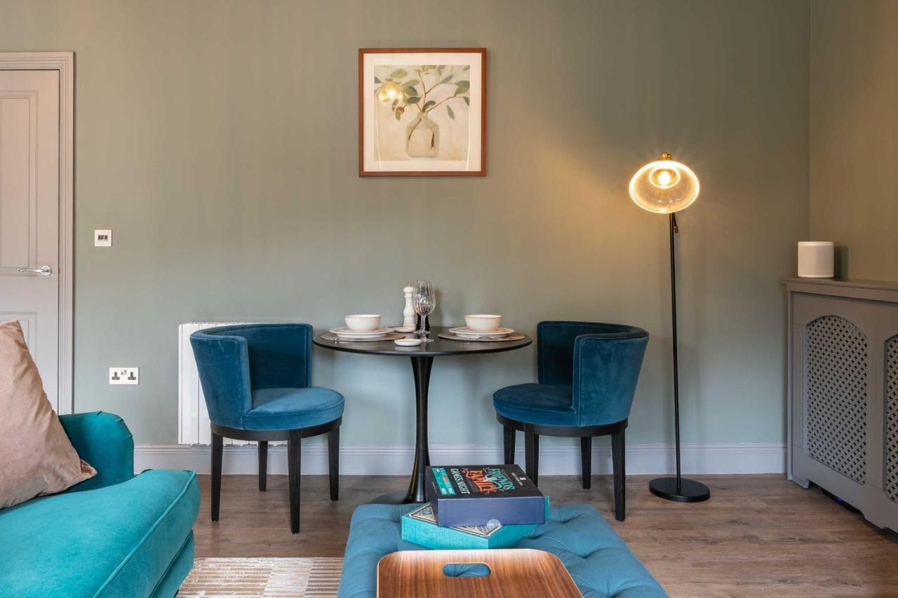 Beautiful Modern 1 Bedroom Apartment, City Centre Bath Extérieur photo